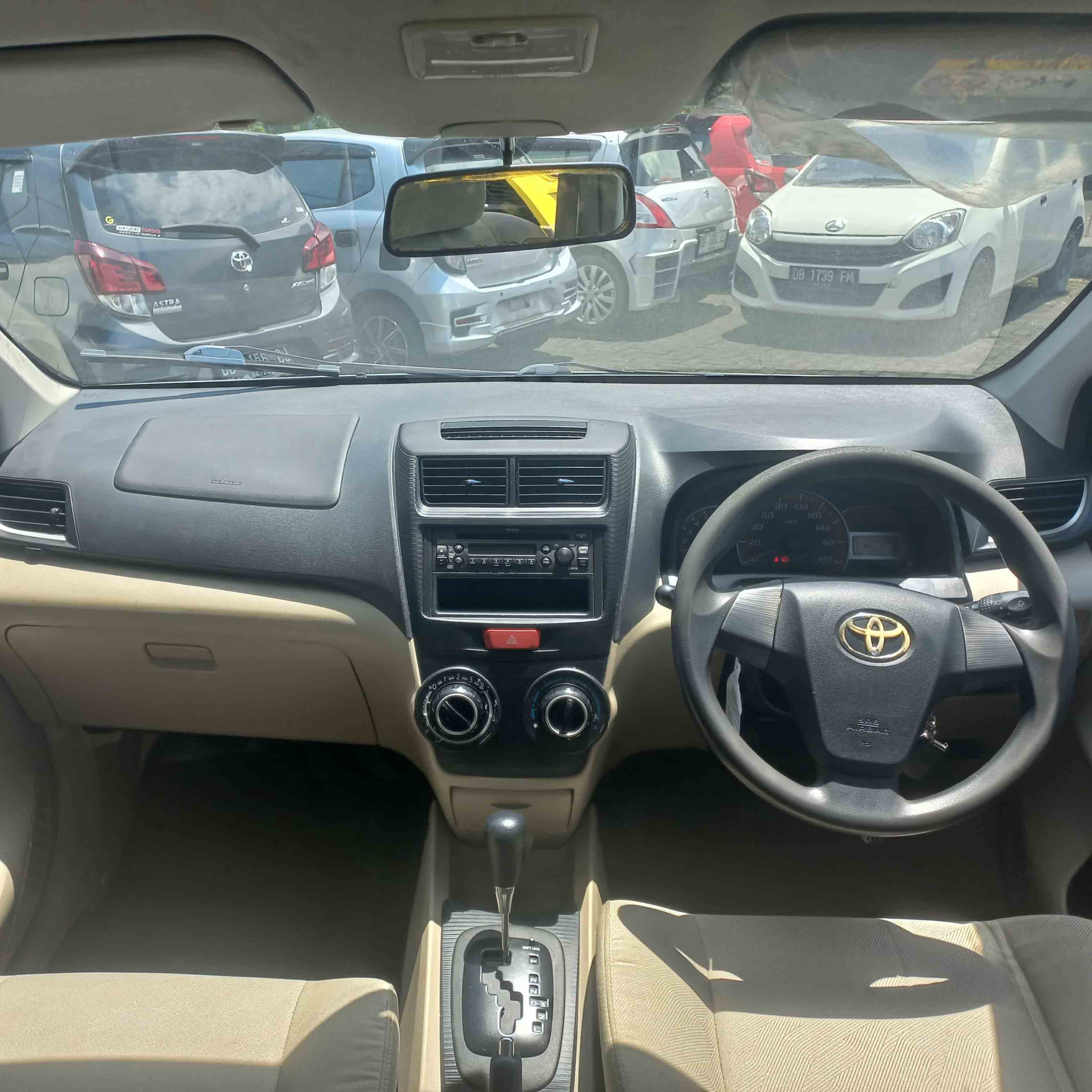 AVANZA 1.3 G A/T - 2014 ( DB 1053 QR ) 4