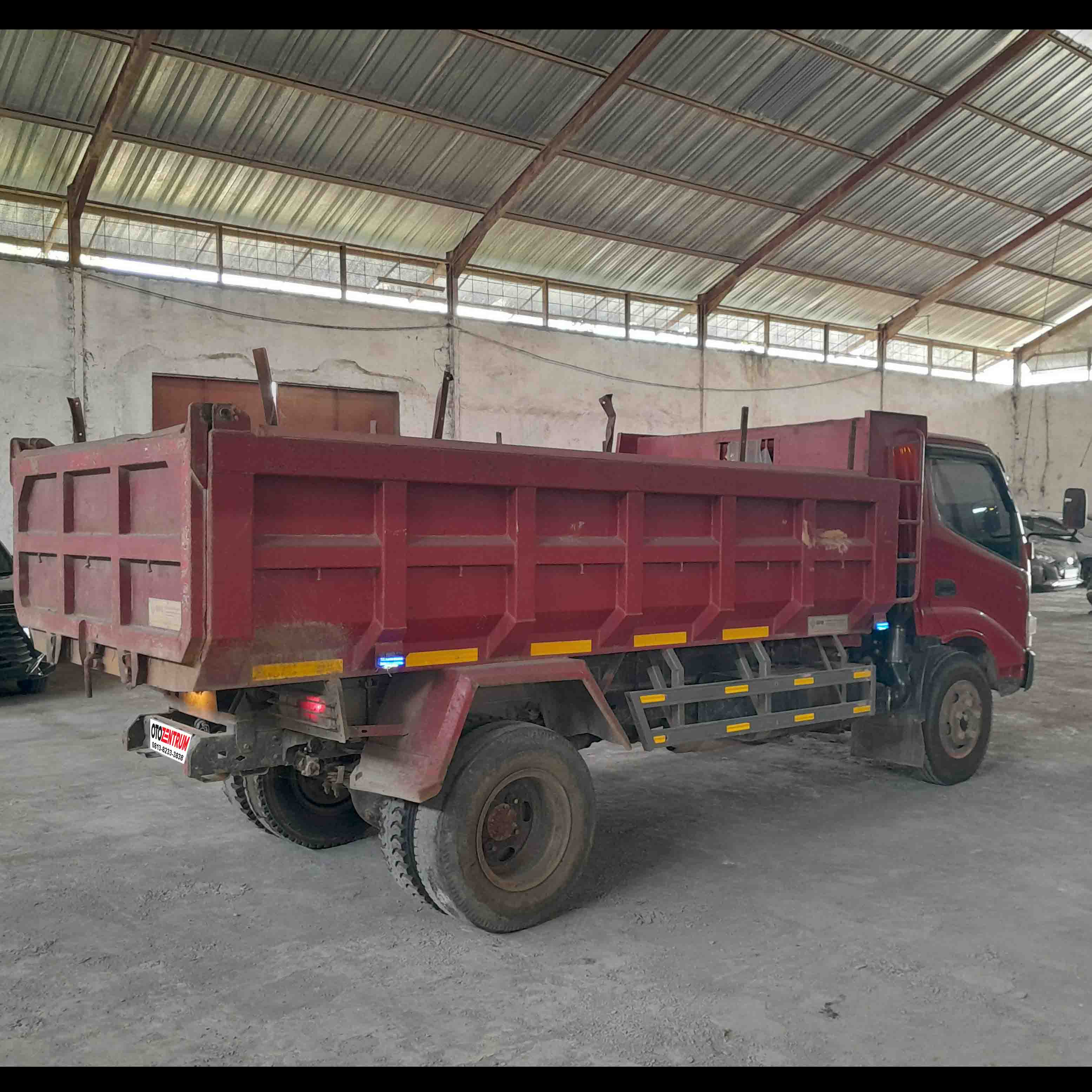 DYNA 136 HT DUMP M/T - DN 8789 UH 3