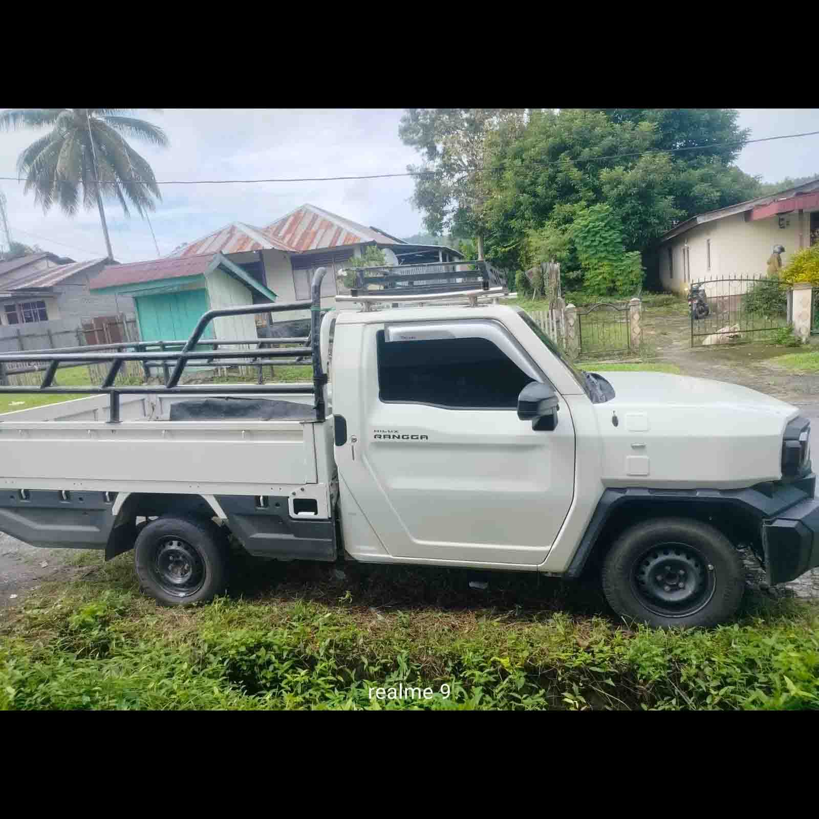 Hilux Rangga 2.4 M/T - DE 8986 AH 2